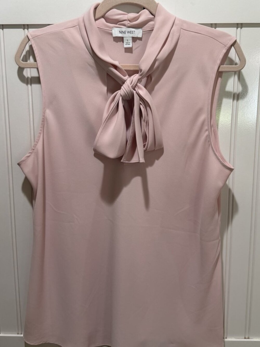 Nine West Blush Pink Sleeveless Tie Neck Blouse Size Large Career Office Classic